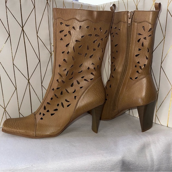 Predictions Square Toe 3 Inch Heeled Boots with Cutouts - Size 7 - Tan - Picture 2 of 11